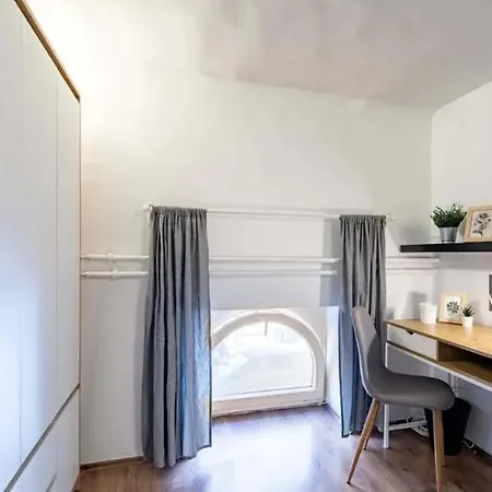 Cityscape Budget Szoevetseg 1 Apartmán