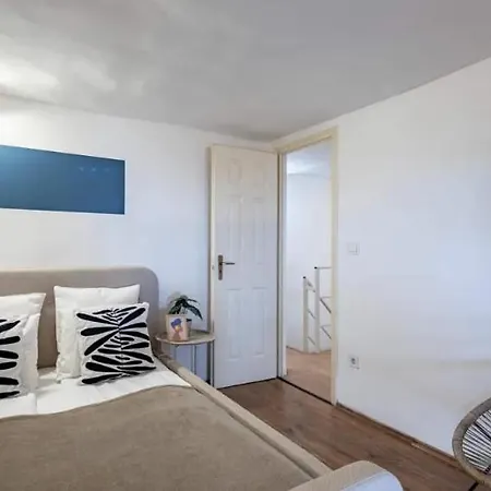 Daire Cityscape Budget Szoevetseg 1 *