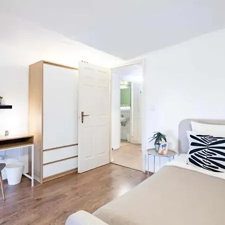 Cityscape Budget Szoevetseg 1 Apartmán *