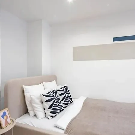 Cityscape Budget Szoevetseg 1 Apartmán *