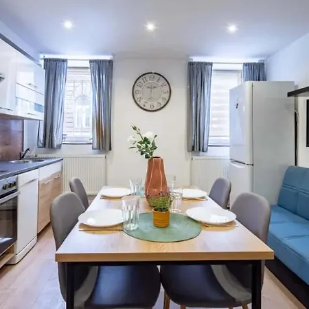 Cityscape Budget Szoevetseg 1 Apartmán